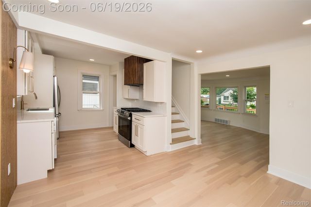 2330 Buckingham Avenue, Berkley, MI 48072