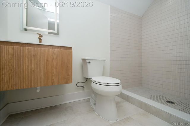 2330 Buckingham Avenue, Berkley, MI 48072
