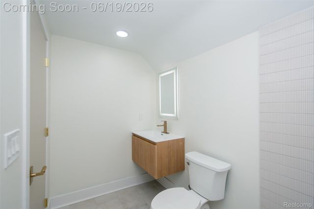 2330 Buckingham Avenue, Berkley, MI 48072