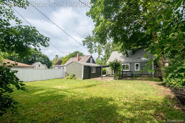 2330 Buckingham Avenue, Berkley, MI 48072