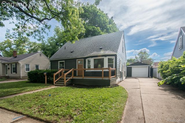 2330 Buckingham Avenue, Berkley, MI 48072