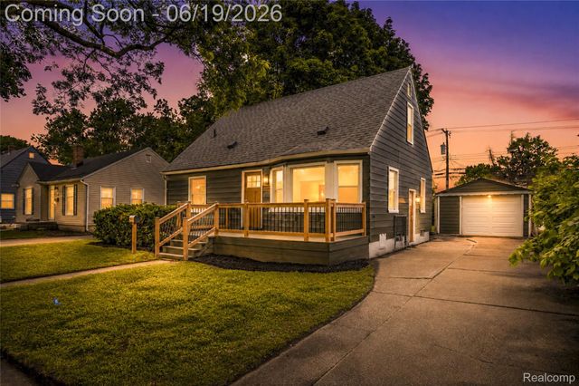 2330 Buckingham Avenue, Berkley, MI 48072