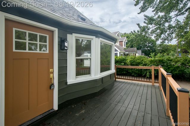 2330 Buckingham Avenue, Berkley, MI 48072