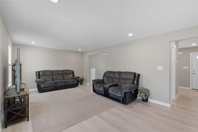 714 Dahlia Drive, Belle Vernon, PA 15012