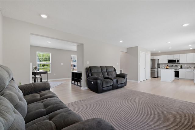 714 Dahlia Drive, Belle Vernon, PA 15012