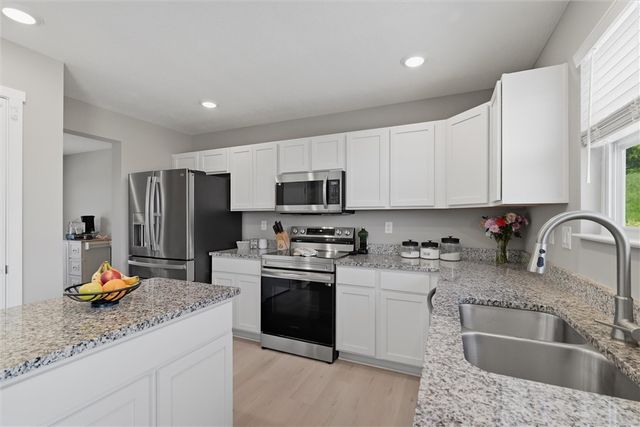 714 Dahlia Drive, Belle Vernon, PA 15012
