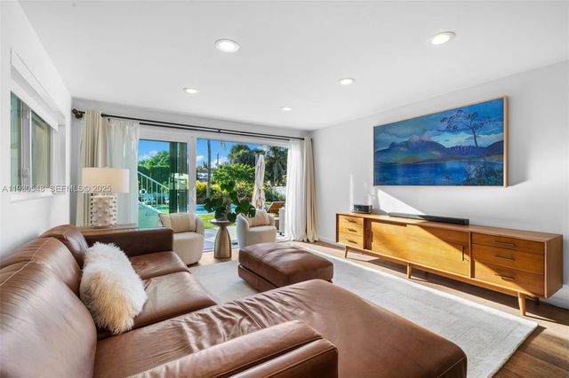 7770 Hawthorne Ave, Miami Beach, FL 33141