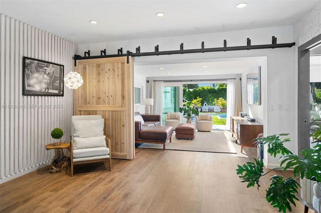 7770 Hawthorne Ave, Miami Beach, FL 33141