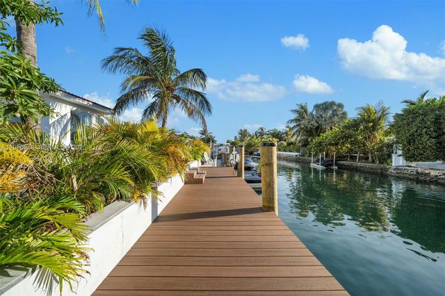 7770 Hawthorne Ave, Miami Beach, FL 33141