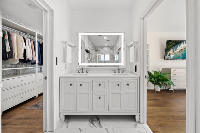 7770 Hawthorne Ave, Miami Beach, FL 33141