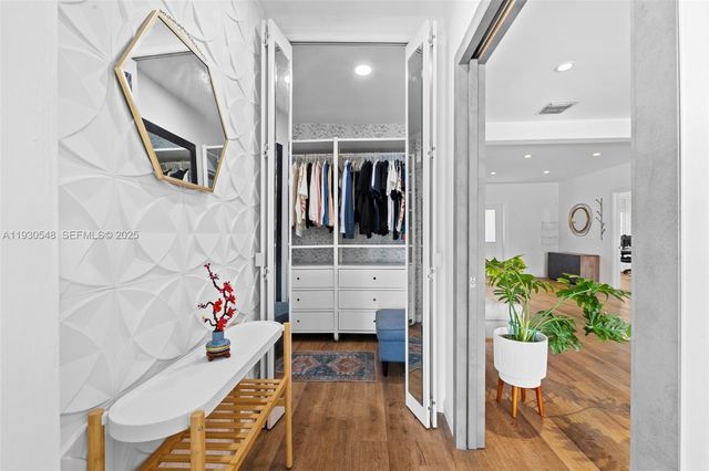 7770 Hawthorne Ave, Miami Beach, FL 33141