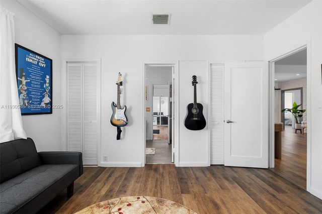 7770 Hawthorne Ave, Miami Beach, FL 33141