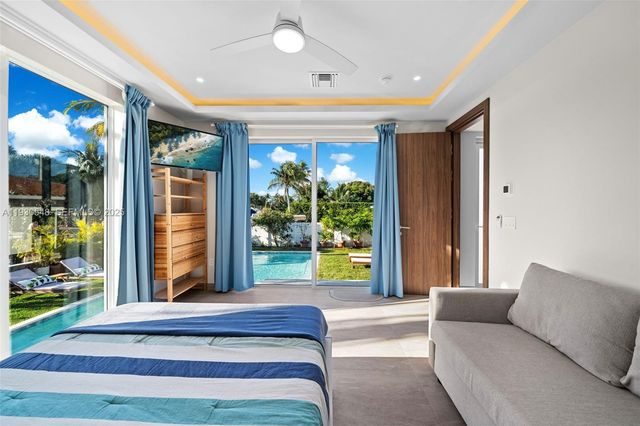 7770 Hawthorne Ave, Miami Beach, FL 33141