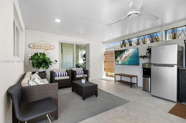 7770 Hawthorne Ave, Miami Beach, FL 33141