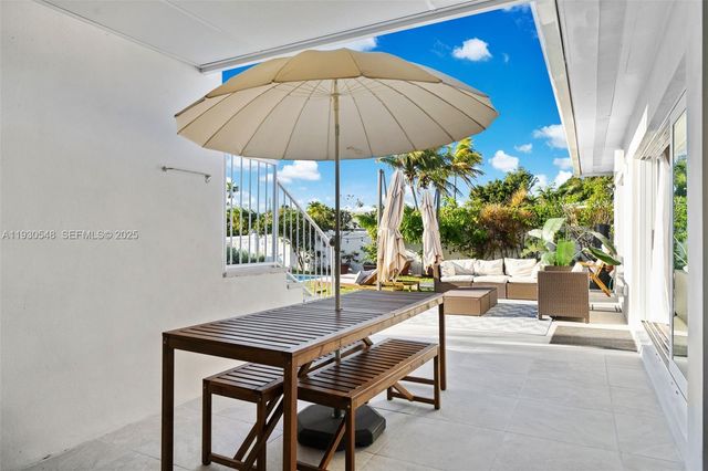 7770 Hawthorne Ave, Miami Beach, FL 33141