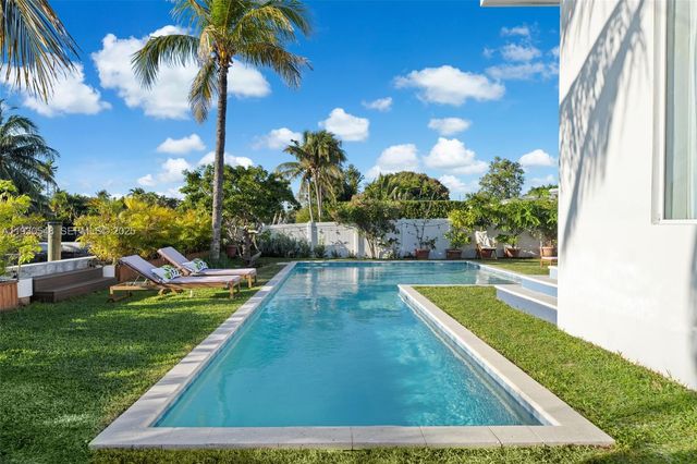 7770 Hawthorne Ave, Miami Beach, FL 33141