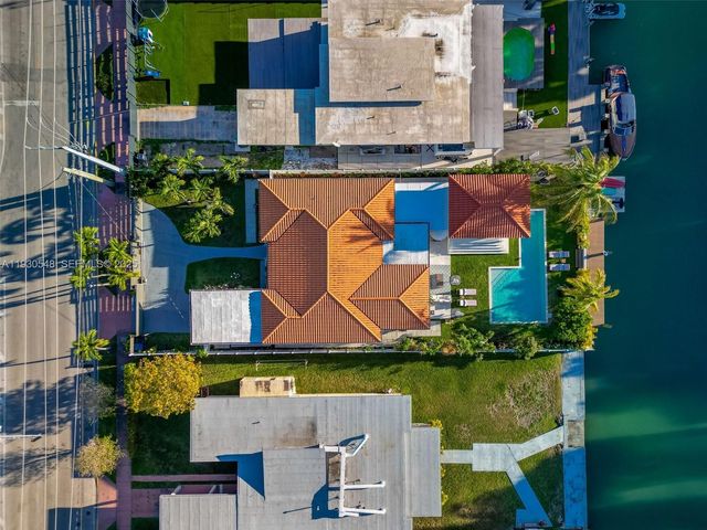 7770 Hawthorne Ave, Miami Beach, FL 33141