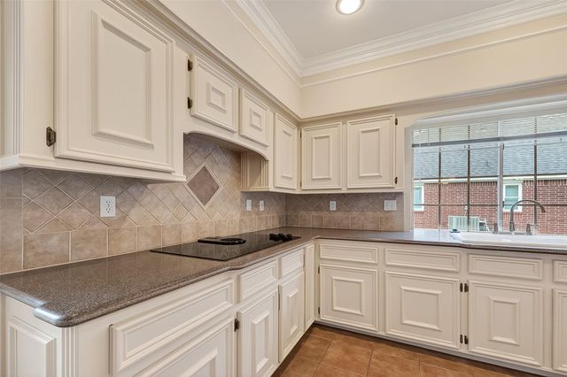 1915 Sandy Schoals, League City, TX 77573