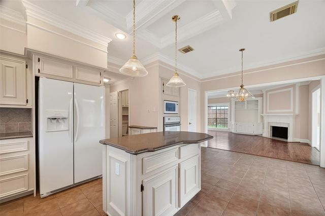 1915 Sandy Schoals, League City, TX 77573