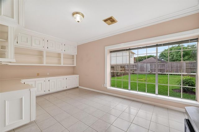 1915 Sandy Schoals, League City, TX 77573