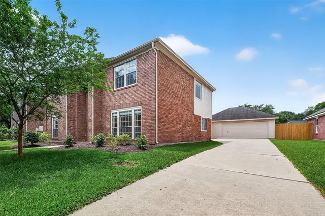 1915 Sandy Schoals, League City, TX 77573