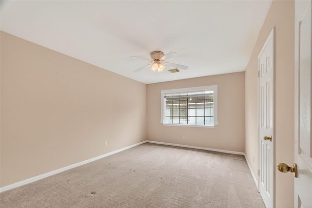 1915 Sandy Schoals, League City, TX 77573