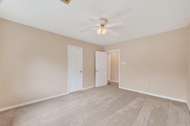 1915 Sandy Schoals, League City, TX 77573