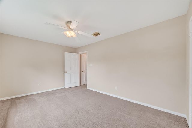 1915 Sandy Schoals, League City, TX 77573