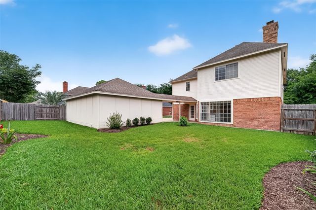 1915 Sandy Schoals, League City, TX 77573