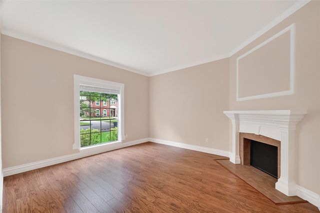 1915 Sandy Schoals, League City, TX 77573