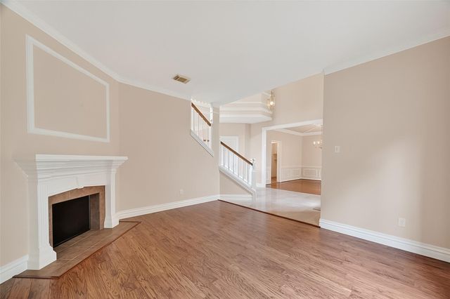 1915 Sandy Schoals, League City, TX 77573