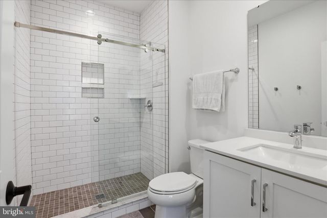 7331 BLADE DR, Falls Church, VA 22042