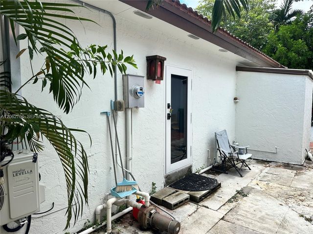 17843 NW 63rd Court FRONT, Hialeah, FL 33015