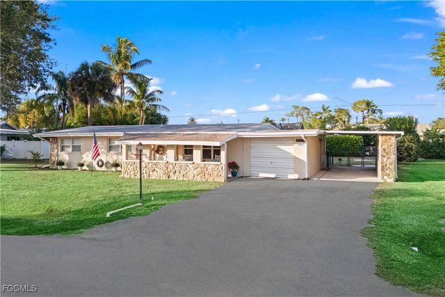 2249 Ephraim AVE, Fort Myers, FL 33907