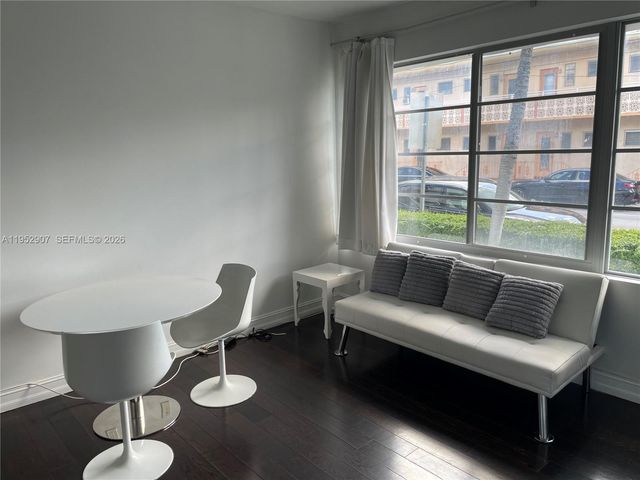 621 11th St 103, Miami Beach, FL 33139