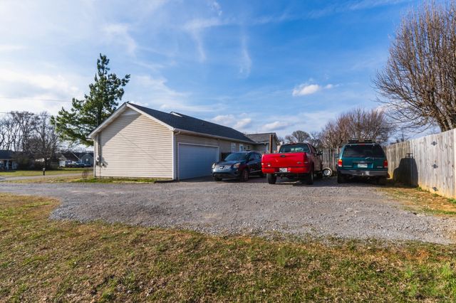 102 Elbert Ct, Christiana, TN 37037