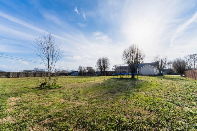 102 Elbert Ct, Christiana, TN 37037