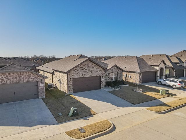 706 Presidio Street, Aubrey, TX 76227