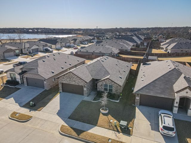 706 Presidio Street, Aubrey, TX 76227