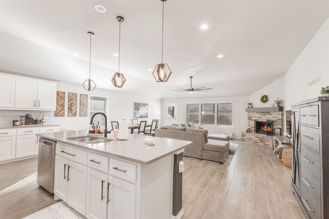 706 Presidio Street, Aubrey, TX 76227