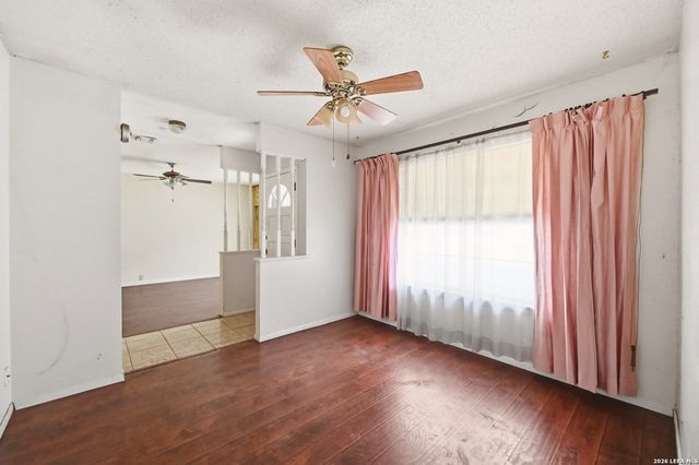 4835 BINZ ENGLEMAN RD, Kirby, TX 78219