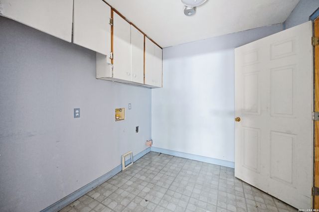 4835 BINZ ENGLEMAN RD, Kirby, TX 78219