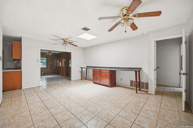 4835 BINZ ENGLEMAN RD, Kirby, TX 78219