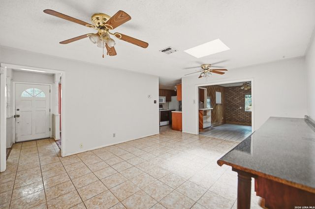 4835 BINZ ENGLEMAN RD, Kirby, TX 78219