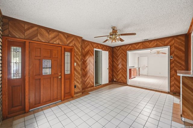 4835 BINZ ENGLEMAN RD, Kirby, TX 78219