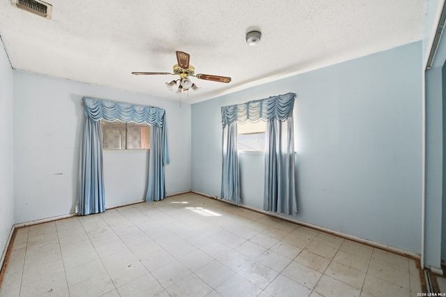 4835 BINZ ENGLEMAN RD, Kirby, TX 78219