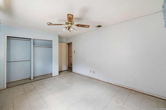 4835 BINZ ENGLEMAN RD, Kirby, TX 78219