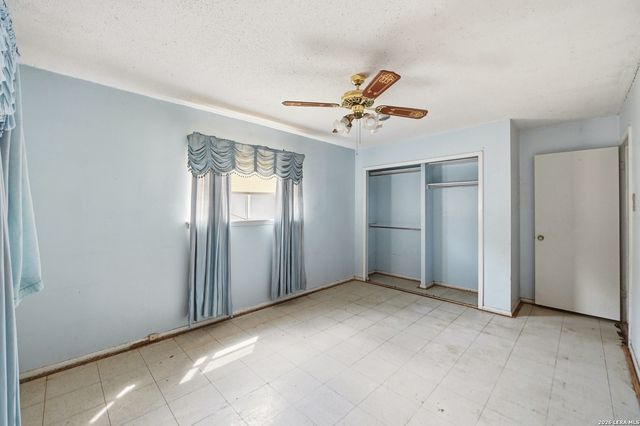 4835 BINZ ENGLEMAN RD, Kirby, TX 78219