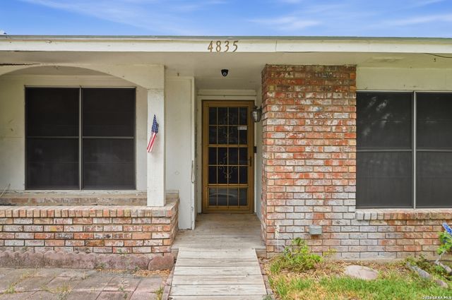 4835 BINZ ENGLEMAN RD, Kirby, TX 78219