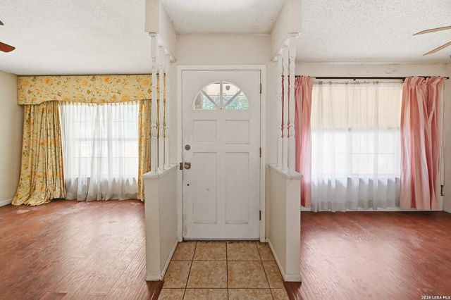 4835 BINZ ENGLEMAN RD, Kirby, TX 78219